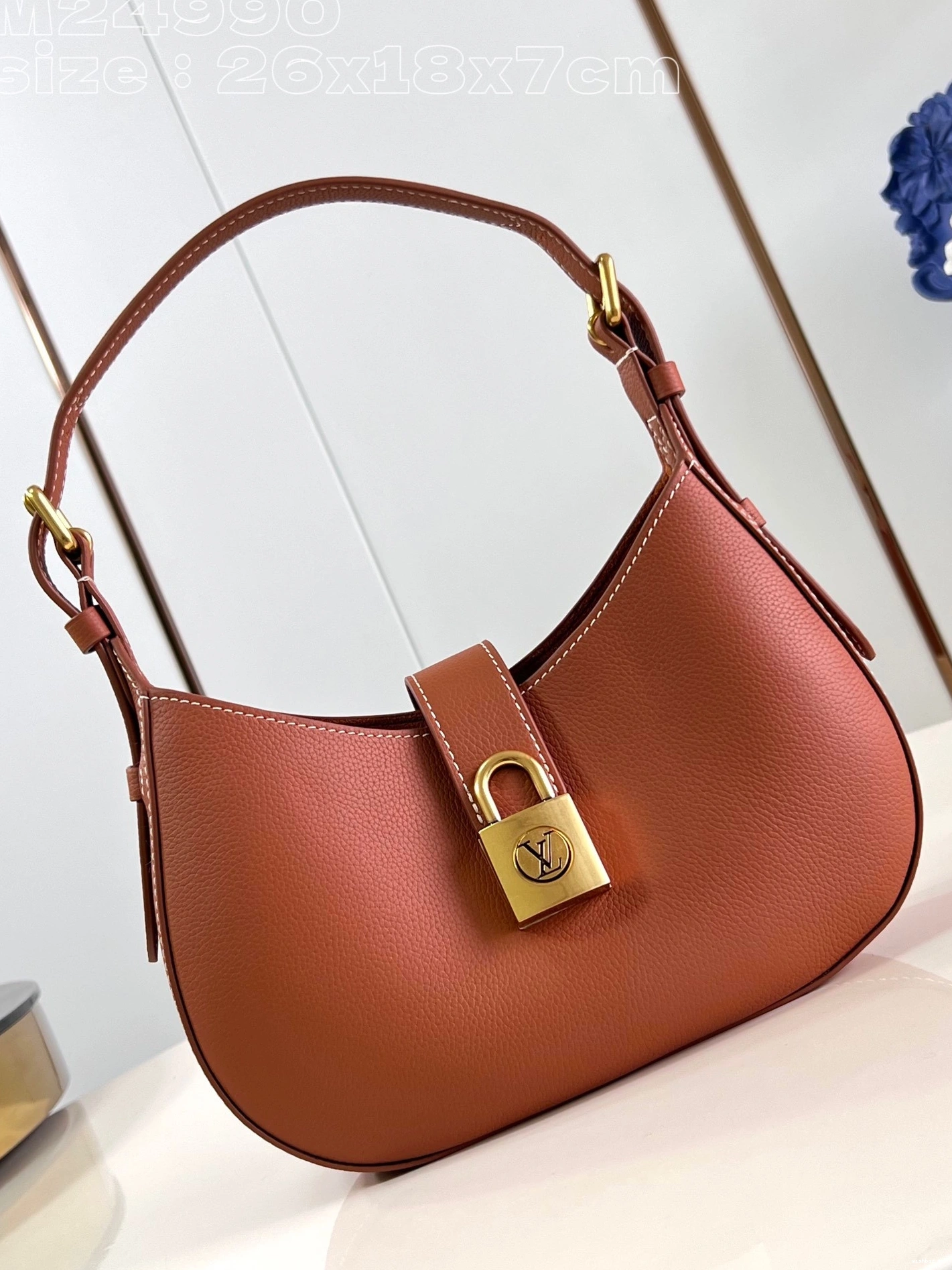 WIS Bag-26*18*7CM Low Key LOUIS VUITTON Shoulder 0825